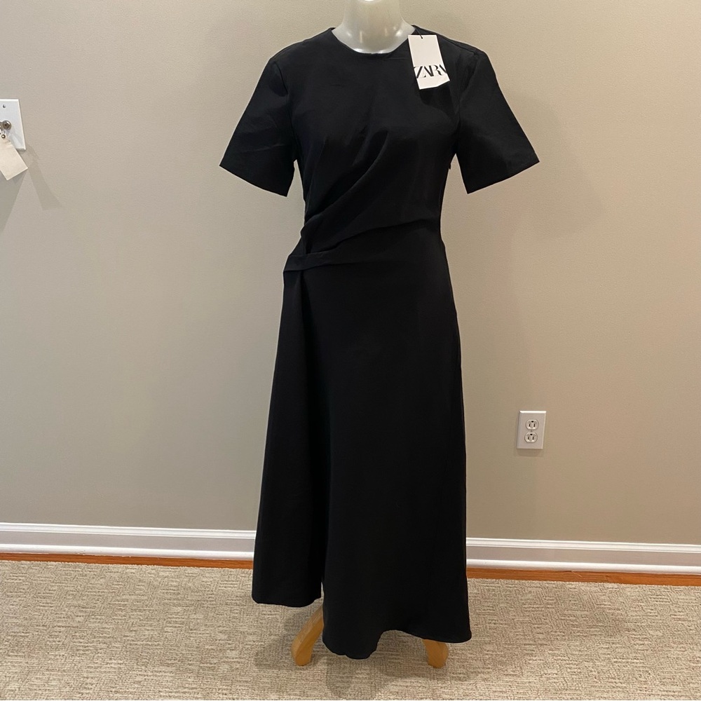 Zara NWT black midi dress with side ruching classic and eloquent size small